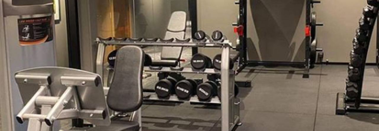 I den här artikeln kan du läsa mer utförligt om hur det går till att bygga ett företagsgym